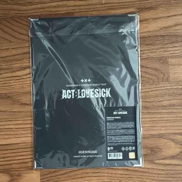 Hueningkai Tomorrow x Together TXT ACT:LOVESICK Premium Photo K-pop Idol Collect - Picture 2 of 4